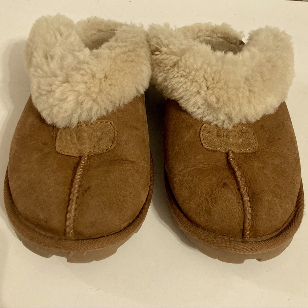 UGG Women Slippers Coquette SZ- 5